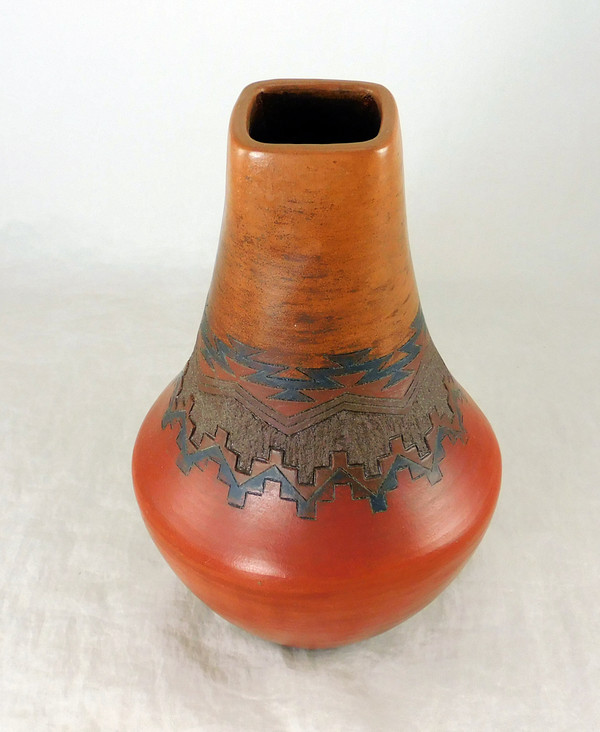 Lorraine Williams Navajo Pottery Jar