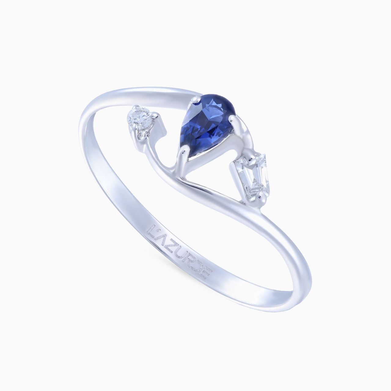 خاتم ذهب عيار 18 قيراط مزين بالألماس وحجر أزرق - 3 https://cdn11.bigcommerce.com/s-igqk382kzx/images/stencil/1280w/products/8932/77318/LRG00120SB-3__80698.1741525146.jpg