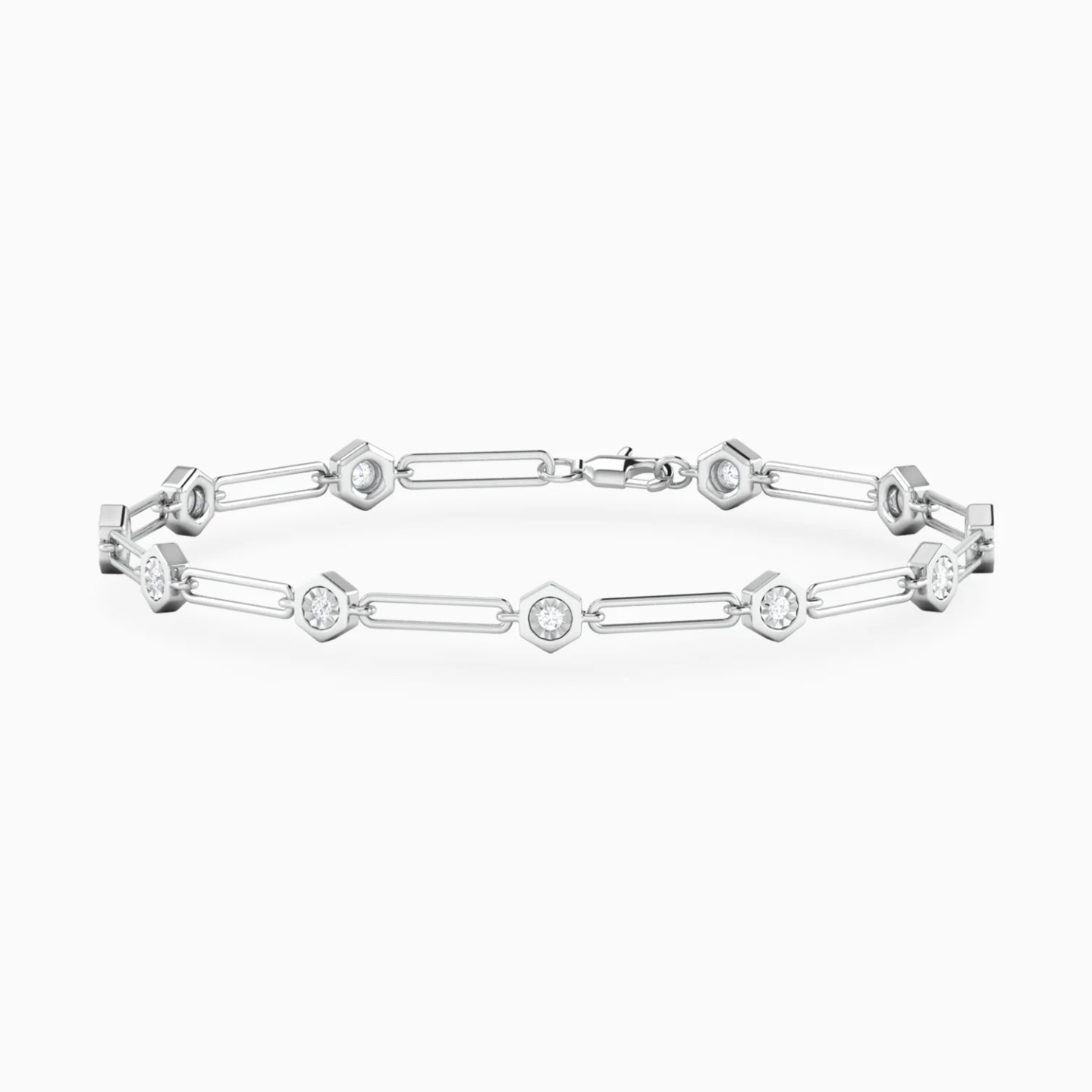 Paperclip Chain & Round Bezel Diamond Bracelet in 18K Gold Paperclip Chain & Round Bezel Diamond Bracelet in 18K Gold