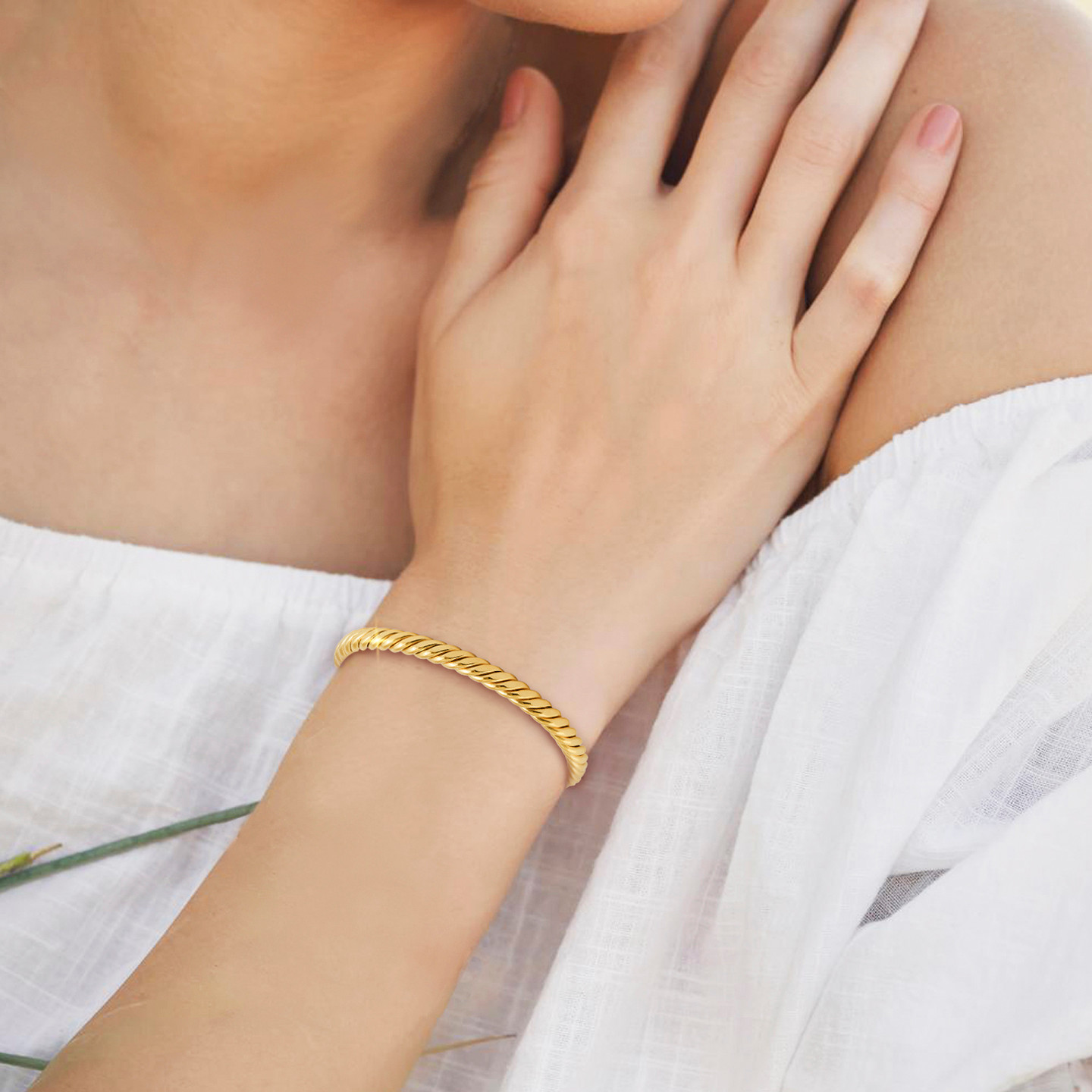 Twist Cuff Bracelet in 18K Gold - 4 Twist Cuff Bracelet in 18K Gold - 4