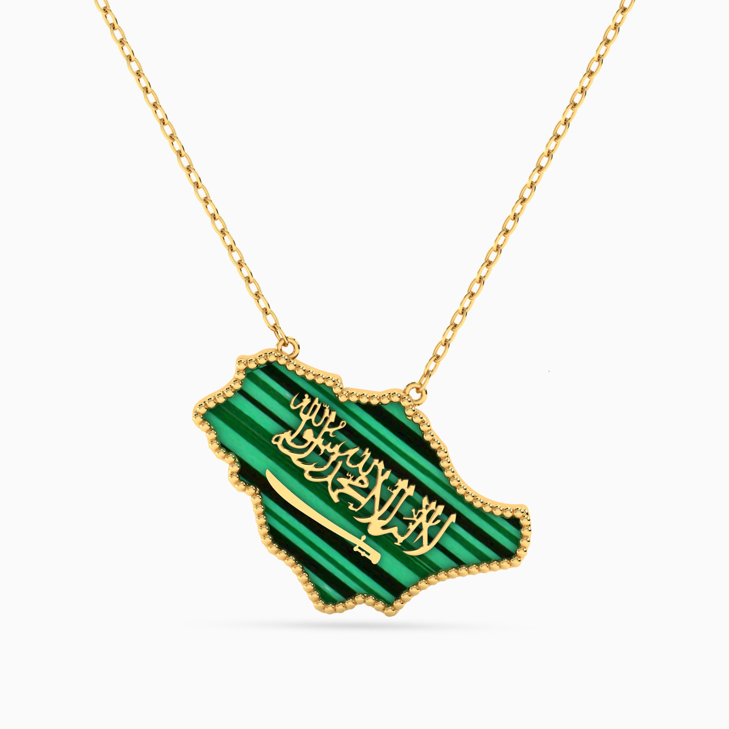 سلسلة خريطة السعودية ذهب عيار 18 قيراط مزينة بحجر أخضر سلسلة خريطة السعودية ذهب عيار 18 قيراط مزينة بحجر أخضر