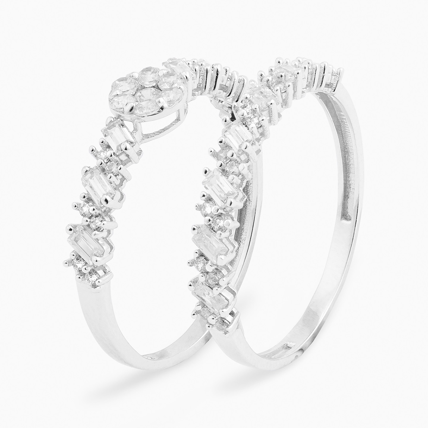 خاتم توينز ذهب زهرة عيار 18 قيراط مزين بأحجار الزركون خاتم توينز ذهب زهرة عيار 18 قيراط مزين بأحجار الزركون