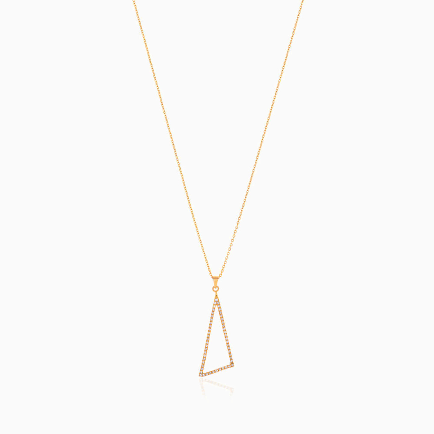 سلسلة ذهب مثلثة عيار 18 قيراط مزينة بالألماس سلسلة ذهب مثلثة عيار 18 قيراط مزينة بالألماس