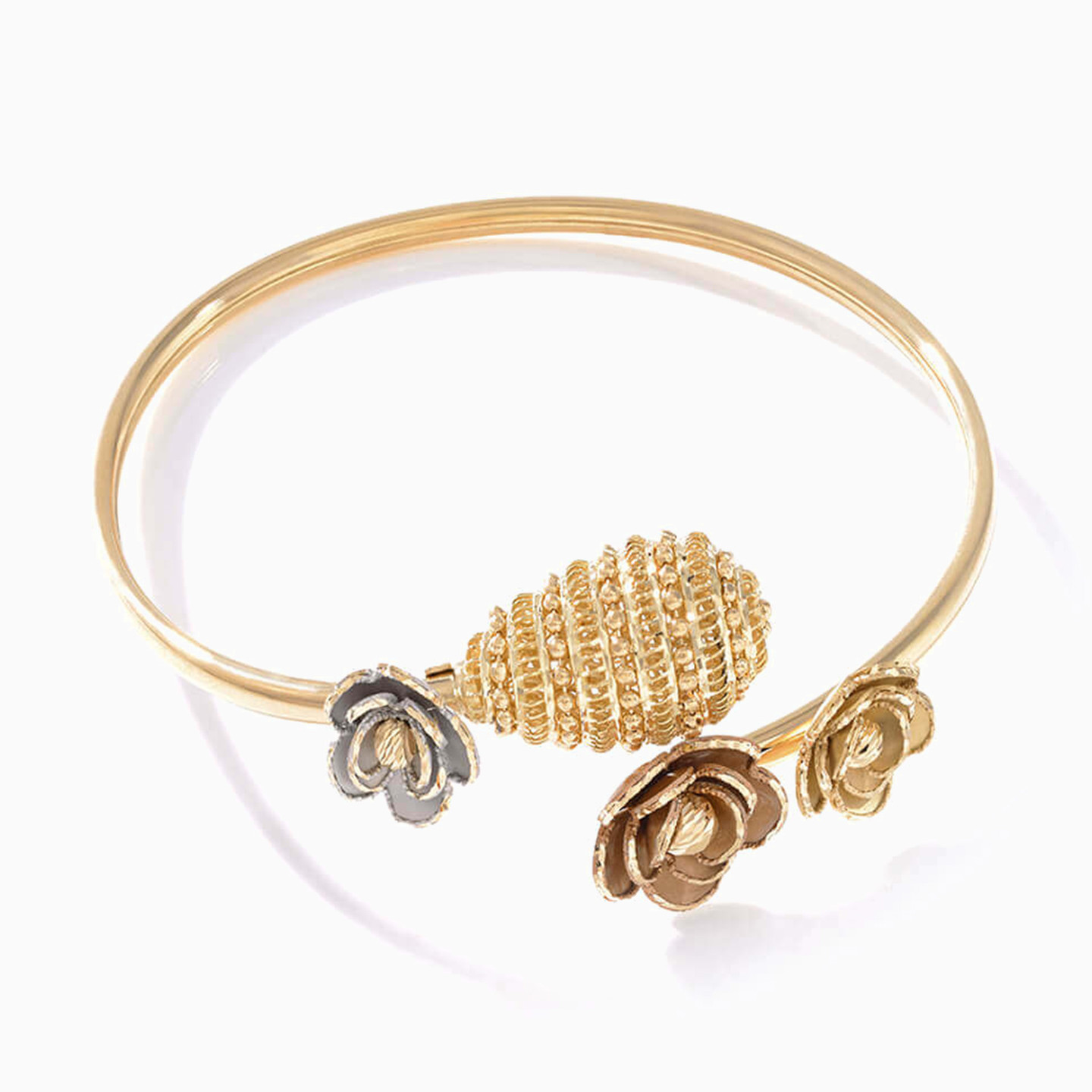 Flower Bangle Bracelet in 18K Gold Flower Bangle Bracelet in 18K Gold