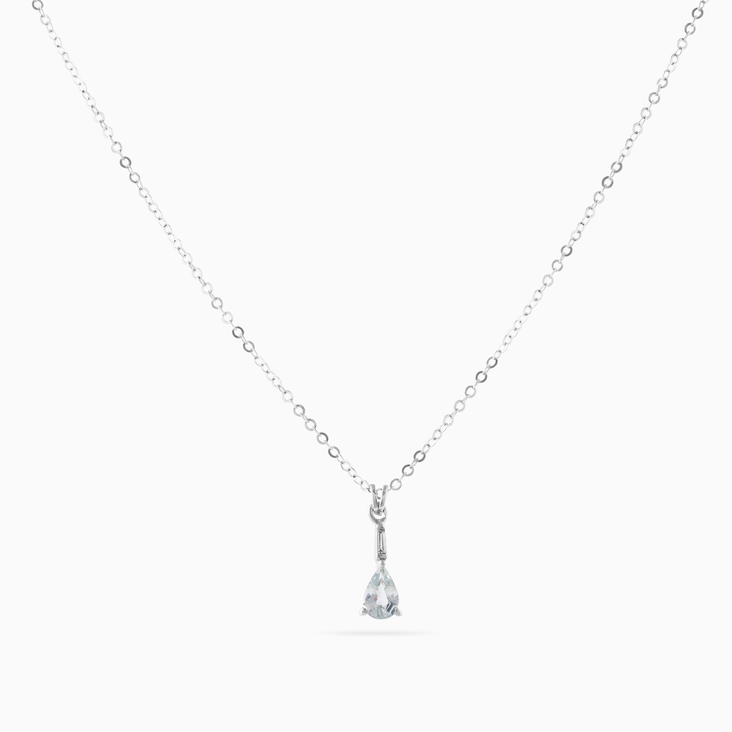 18K Gold Diamond Pendant Necklace - 3