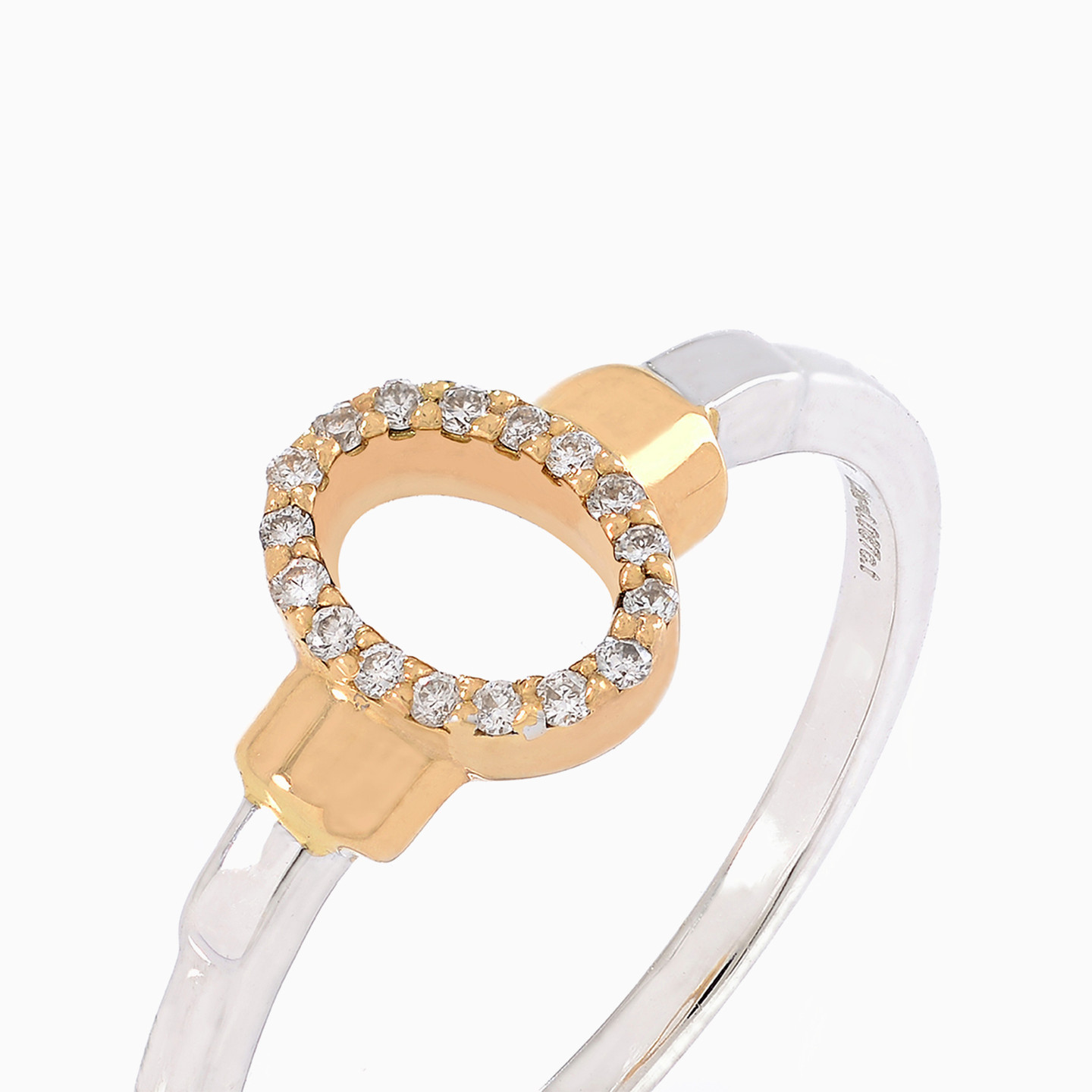 Oval Diamond Ring in 18K Gold - 2 Oval Diamond Ring in 18K Gold - 2