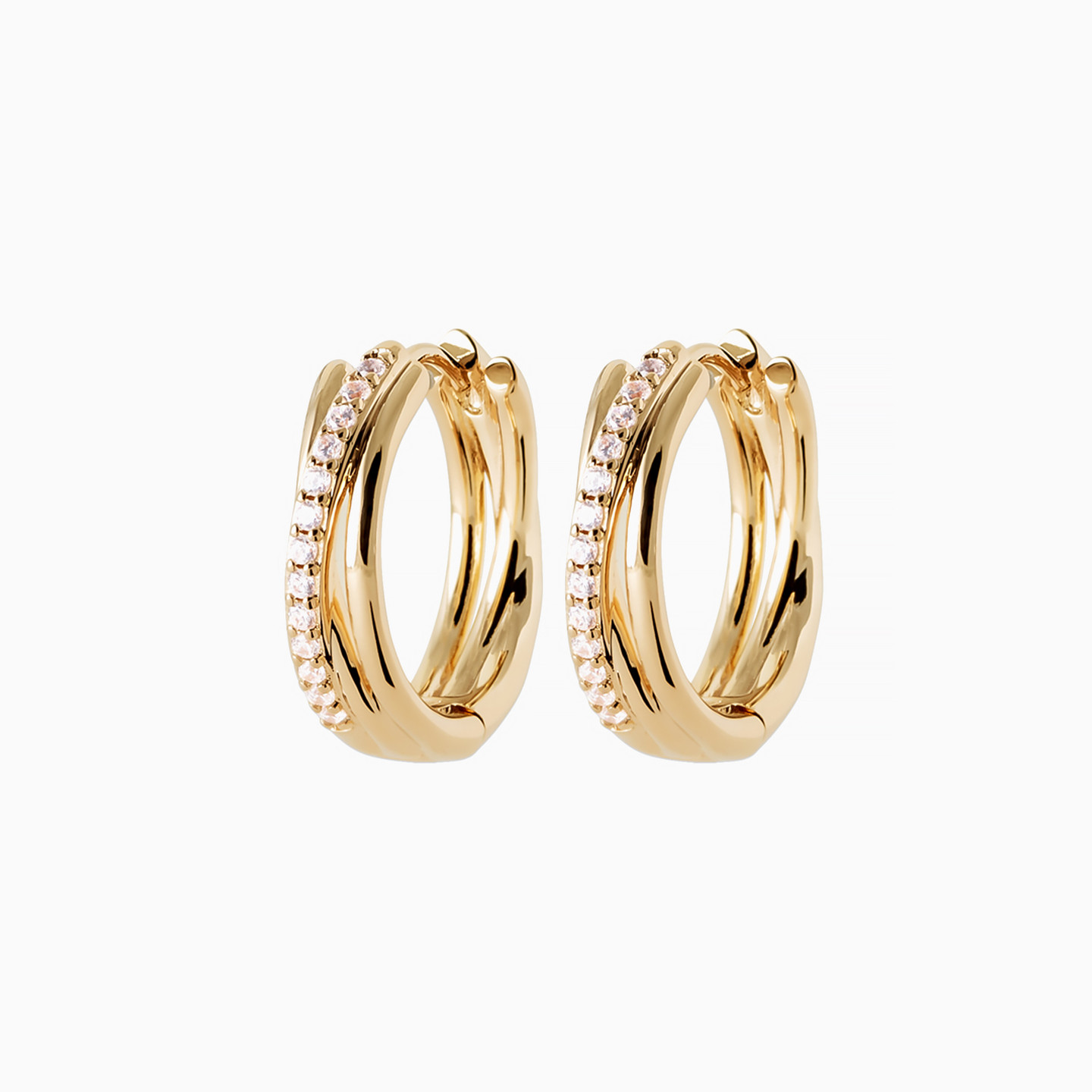 أقراط دائرية مطلية بالذهب مزينة بحجر شفاف ملتفة أقراط دائرية مطلية بالذهب مزينة بحجر شفاف ملتفة