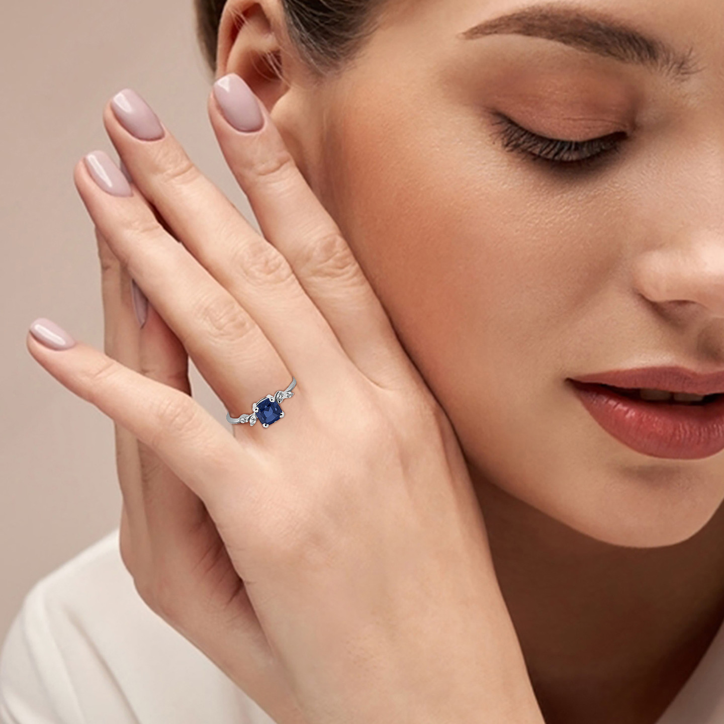 Circle Diamond & Blue Stone Ring in 18K Gold - 3 Circle Diamond & Blue Stone Ring in 18K Gold - 3