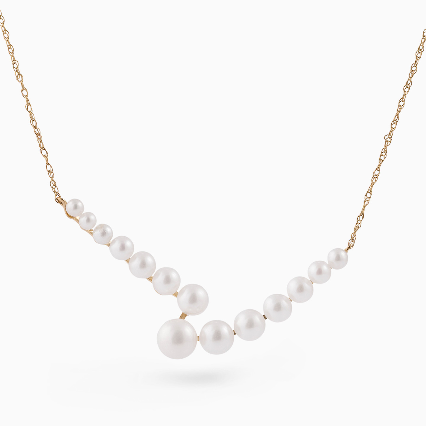 Round Pearl Necklace in 18K Gold Round Pearl Necklace in 18K Gold