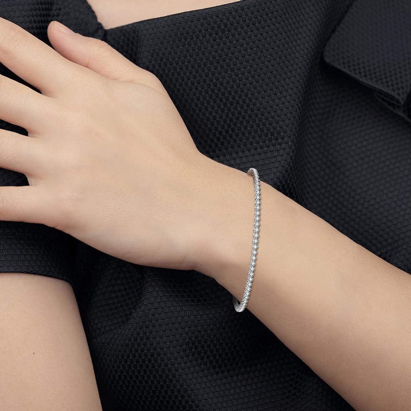 أسورة تنس ذهب عيار 18 قيراط مزينة بالألماس - 3 أسورة تنس ذهب عيار 18 قيراط مزينة بالألماس - 3