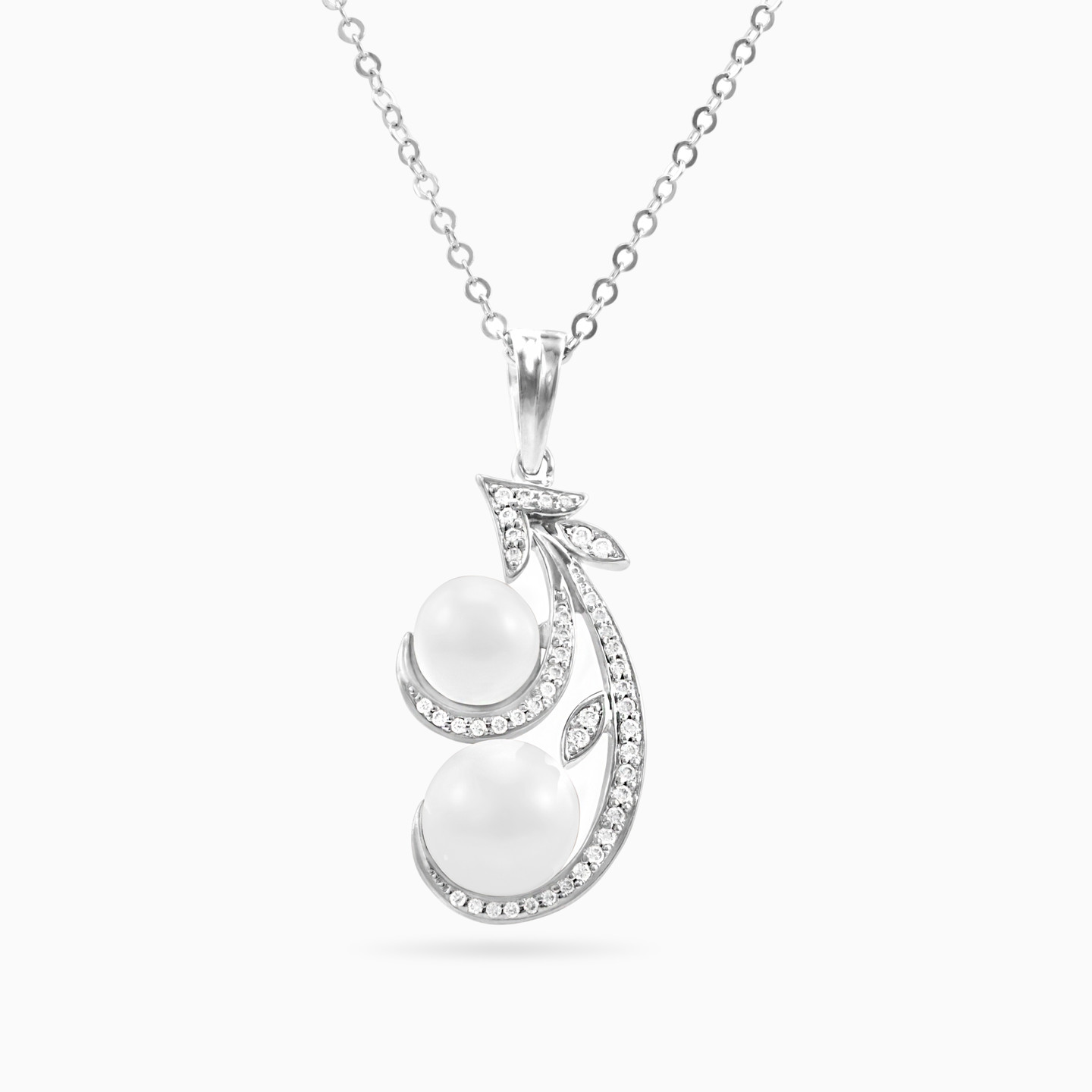 18K Gold Diamond & Pearl Pendant Necklace