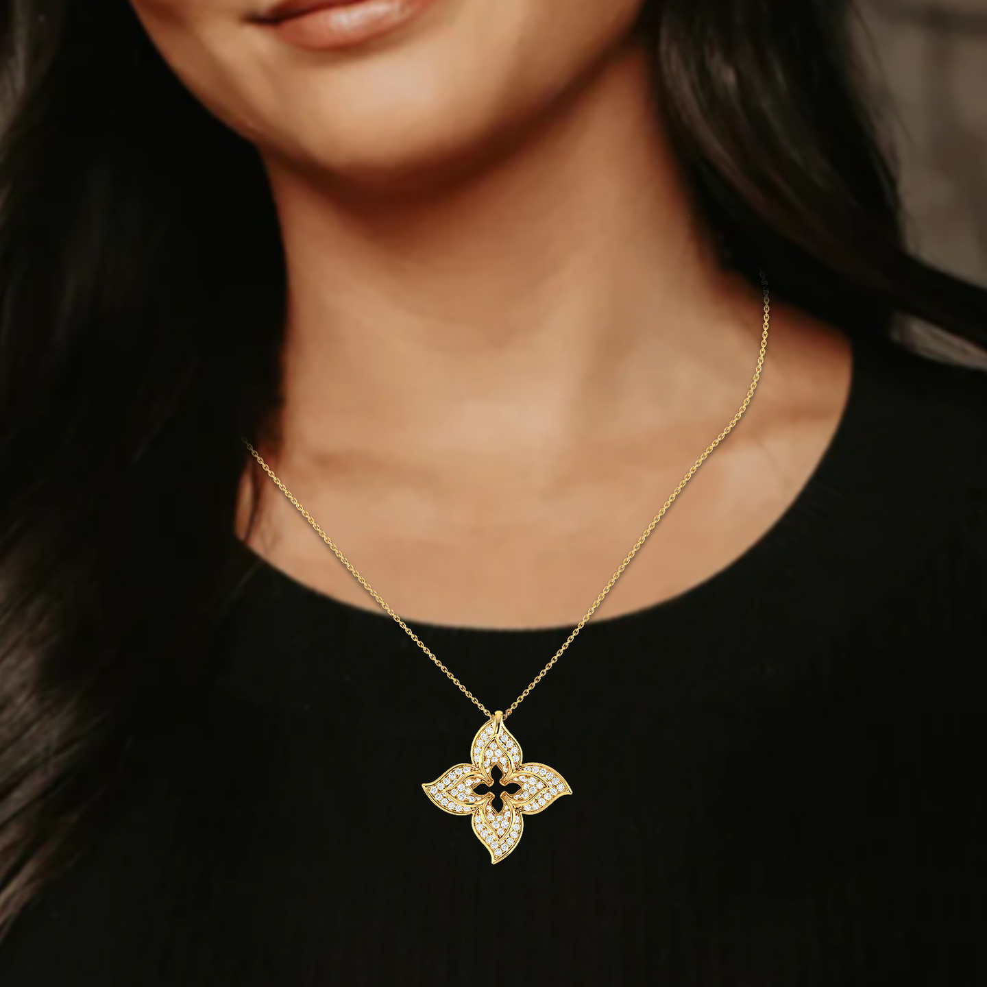 Flower Diamond Pendant in 18K Gold - 2 Flower Diamond Pendant in 18K Gold - 2