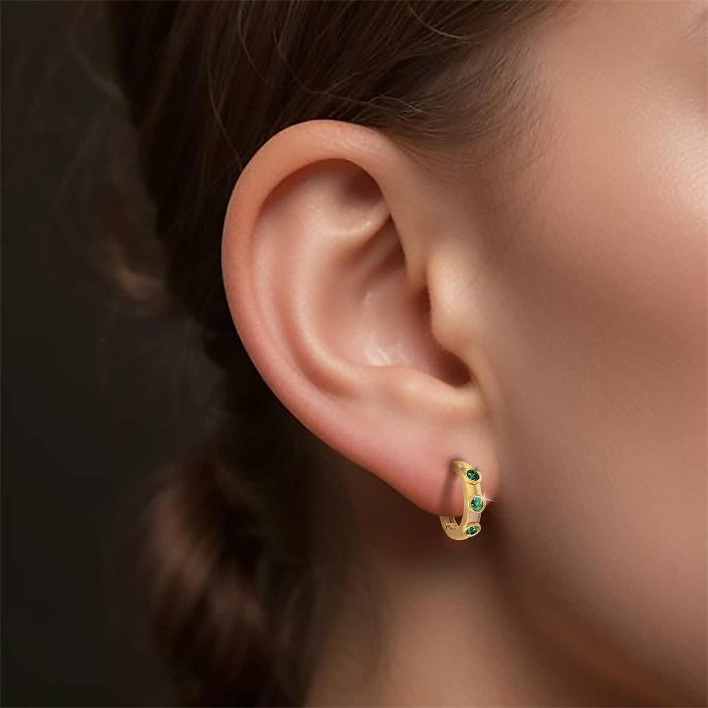 Round Shaped Green Stones Hoop Earring in 18K Gold - 1 Piece - 2 Round Shaped Green Stones Hoop Earring in 18K Gold - 1 Piece - 2
