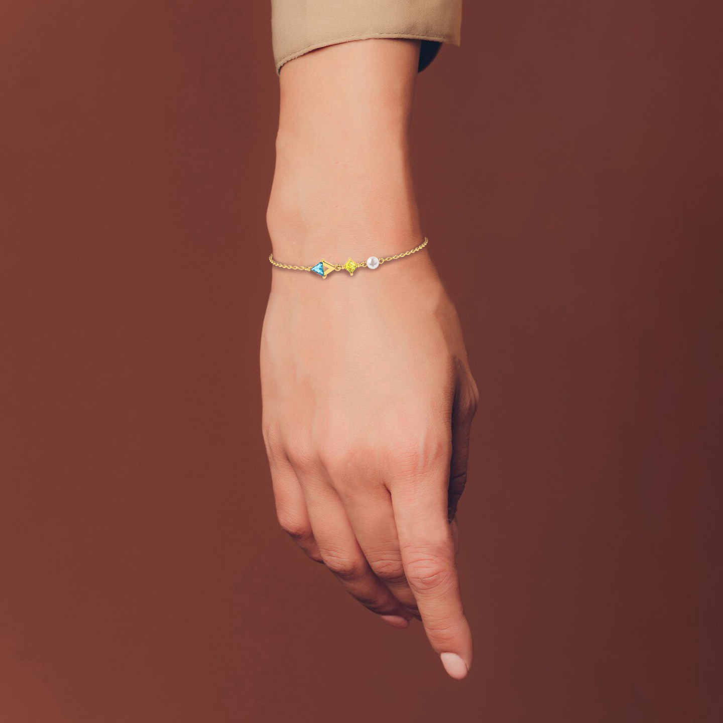 Geometric Design Colored Stones & Pearl Chain Bracelet in 18K Gold - 2 Geometric Design Colored Stones & Pearl Chain Bracelet in 18K Gold - 2