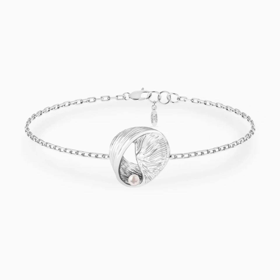 Curved Round Motif Pearl Chain Bracelet in Sterling Silver Curved Round Motif Pearl Chain Bracelet in Sterling Silver