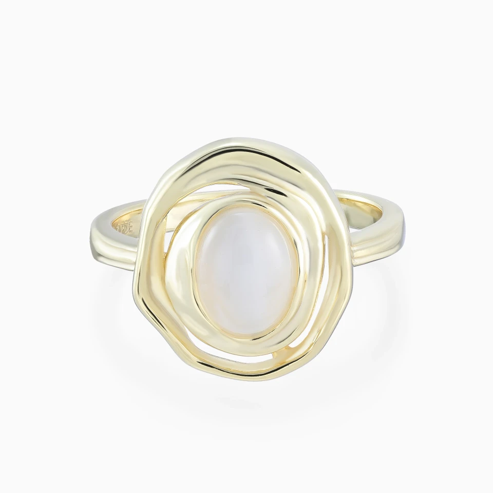 Spiral & Oval Pearl Ring in Yellow Gold Plating Spiral & Oval Pearl Ring in Yellow Gold Plating