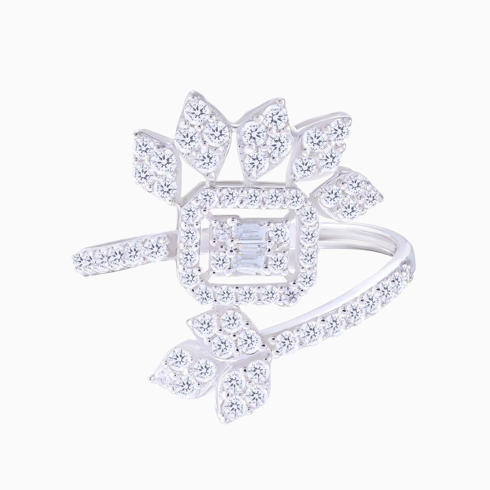Floral Cubic Zirconia Ring in 18K Gold Floral Cubic Zirconia Ring in 18K Gold