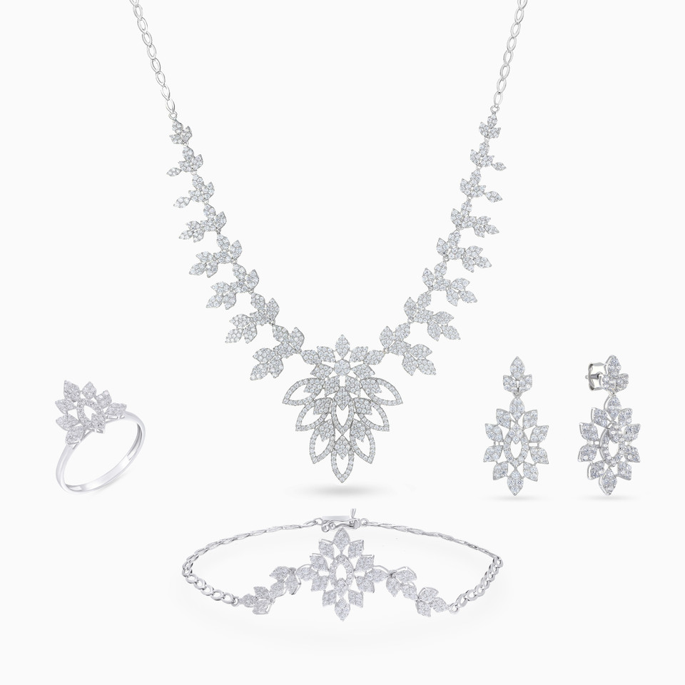 Marquise Flowers Cubic Zirconia Set in 18K Gold (4 Pieces) Marquise Flowers Cubic Zirconia Set in 18K Gold (4 Pieces)