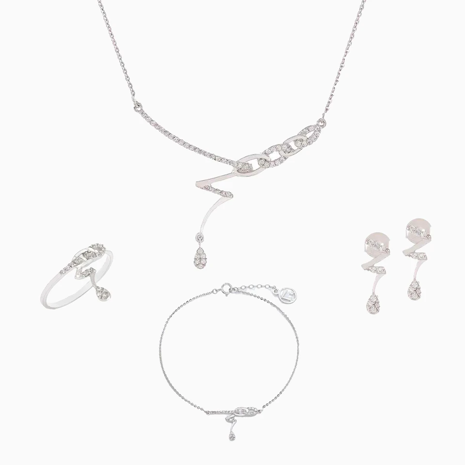 Links Cubic Zirconia Full Set in 18K Gold (4 Pieces) Links Cubic Zirconia Full Set in 18K Gold (4 Pieces)