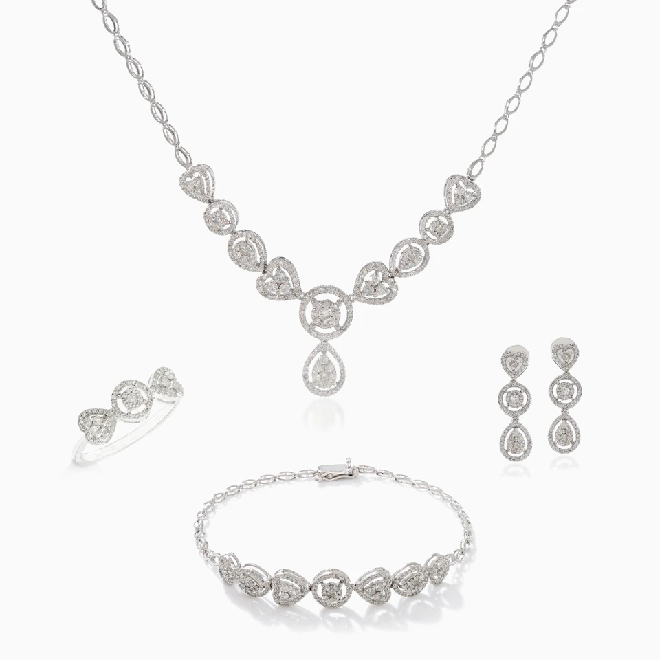 Multi-shaped Diamond Full Set in 18K Gold Multi-shaped Diamond Full Set in 18K Gold