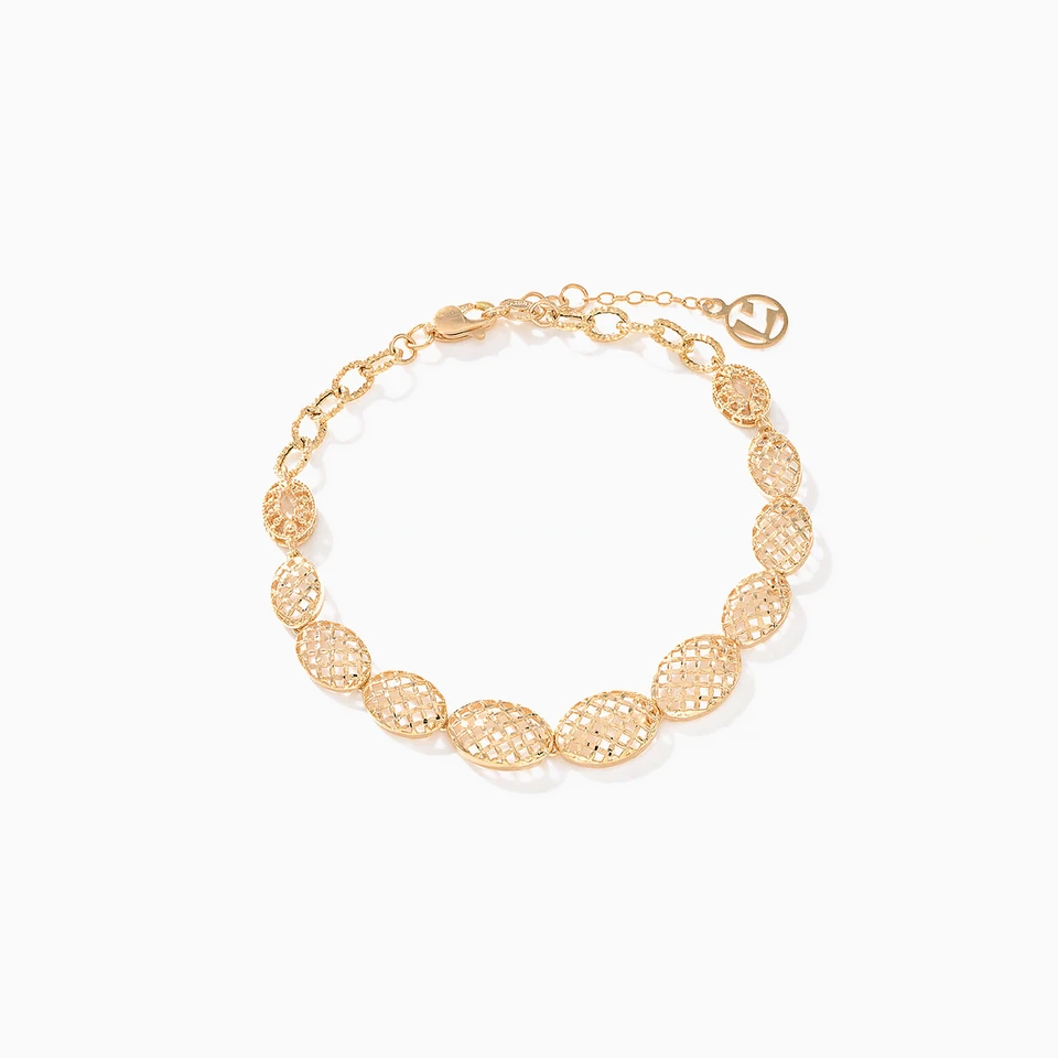 Cutwork Chain Bracelet in 21K Gold Cutwork Chain Bracelet in 21K Gold