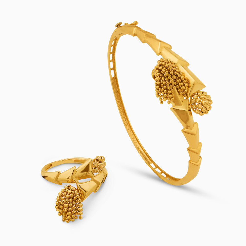 Angled Half Set in 21K Gold (4 Pieces) Angled Half Set in 21K Gold (4 Pieces)