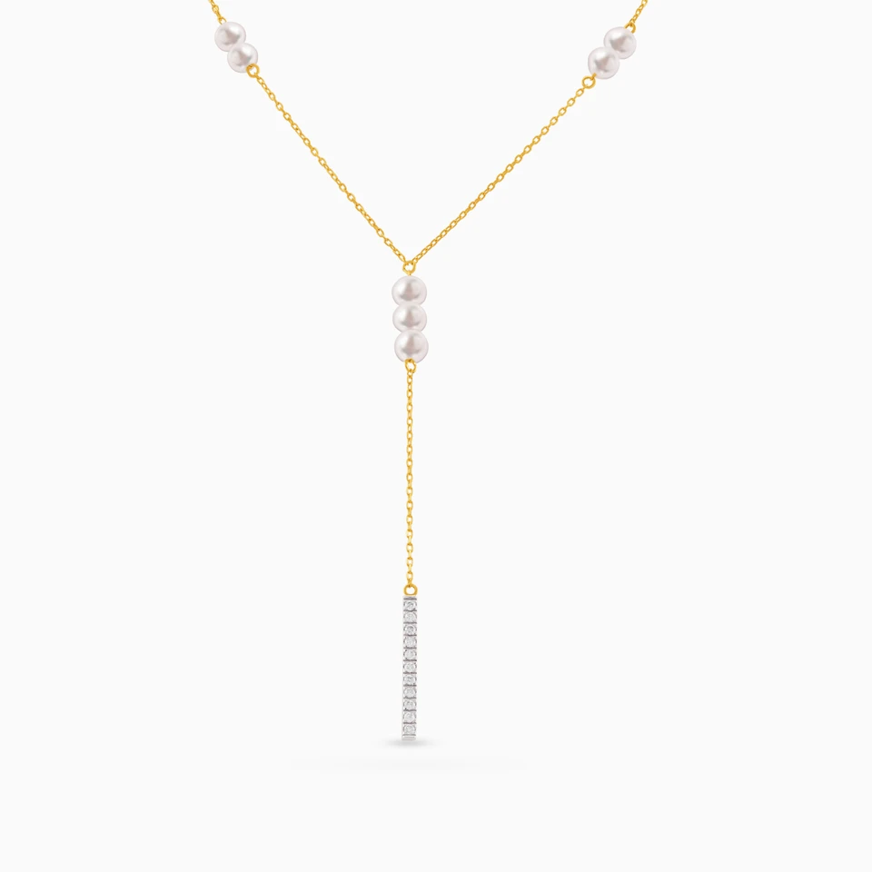 Round Diamond & Pearl Necklace in 18K Gold Round Diamond & Pearl Necklace in 18K Gold