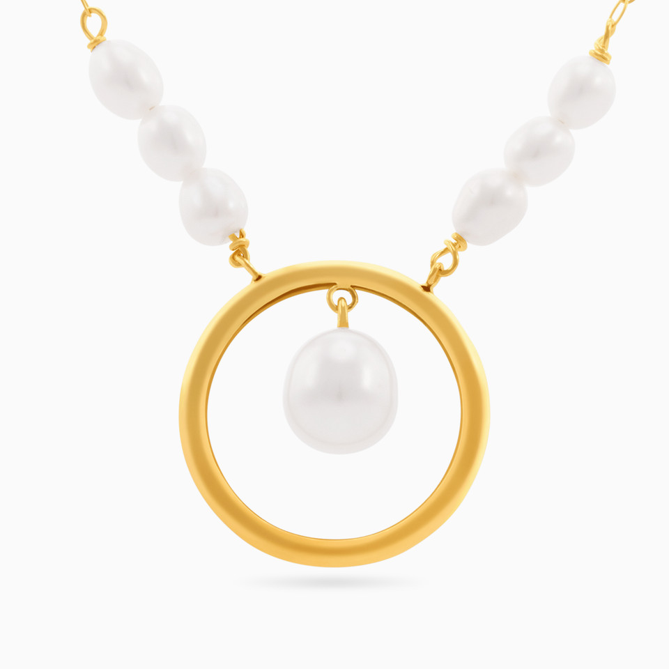 Circle Pearl Necklace in 18K Gold Circle Pearl Necklace in 18K Gold