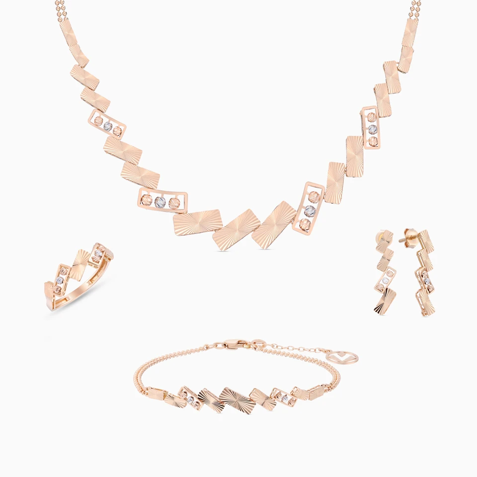 Jewelry Set in 21K Gold (4 Pieces) Jewelry Set in 21K Gold (4 Pieces)
