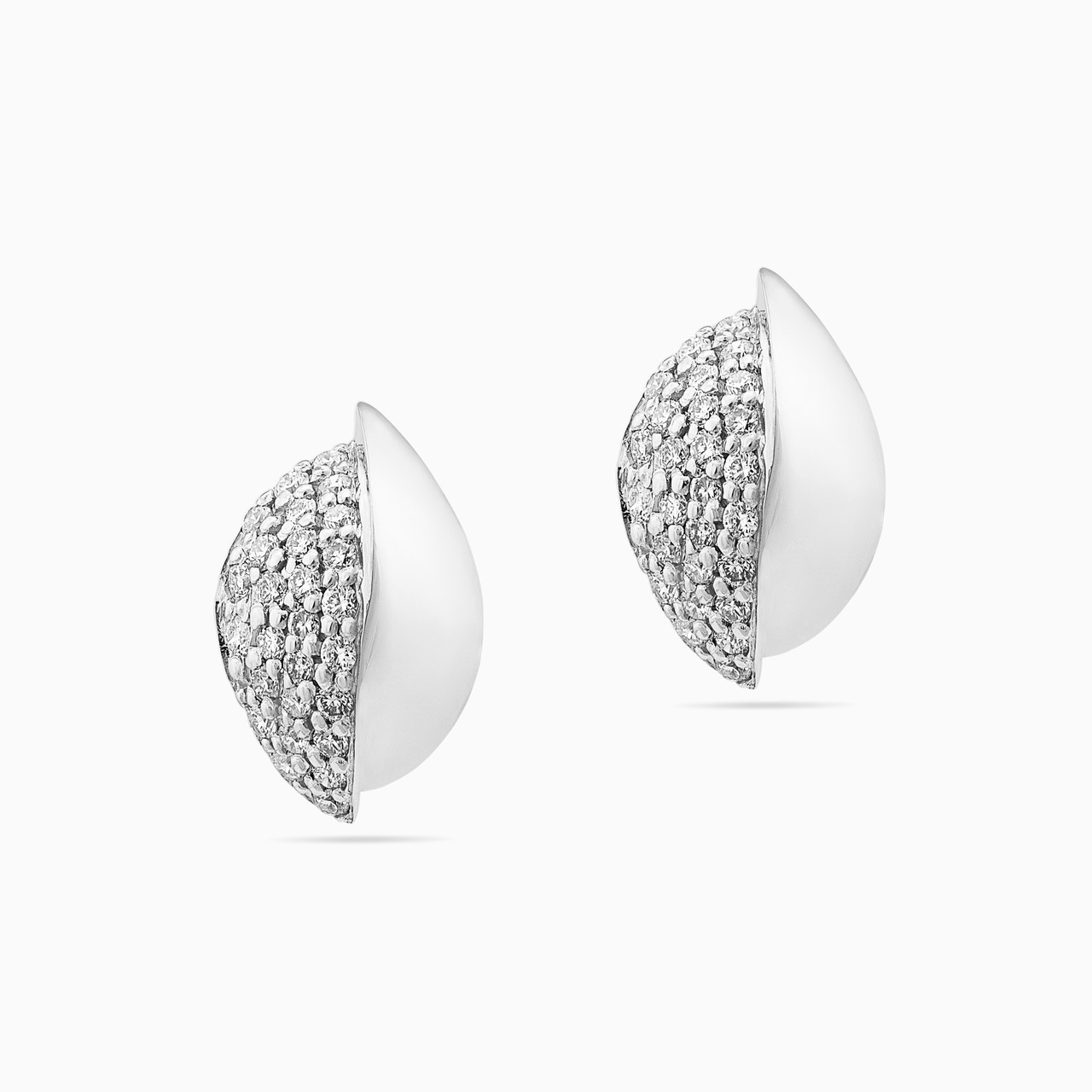 18K Gold Diamond Stud Earrings