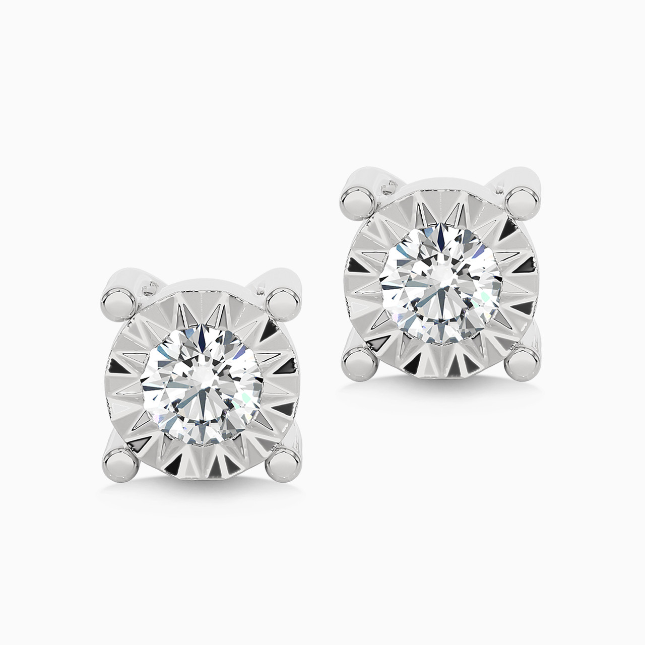 Round Shaped Diamond Stud Earrings in 18K Gold