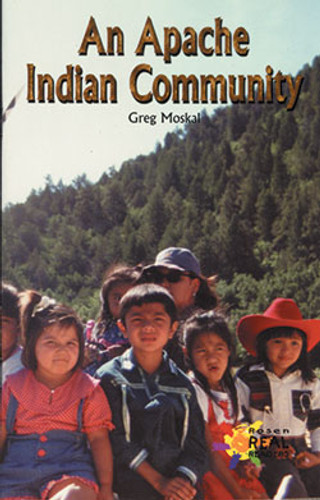 An Apache Indian Community - 9780823981564 by Greg Moskal, 9780823981564