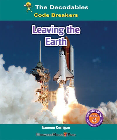 Leaving the Earth - 9781684501755 by Eamonn Corrigan, Liam Corrigan, 9781684501755