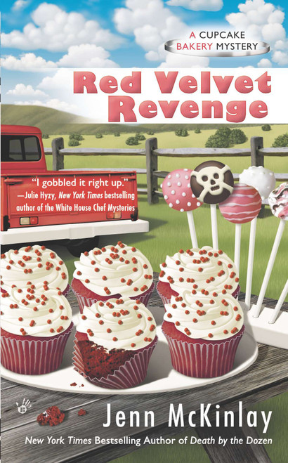 Red Velvet Revenge by Jenn McKinlay, 9780425251386