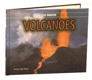 Volcanoes - 9780823952847 by Michele Ingber Drohan, 9780823952847