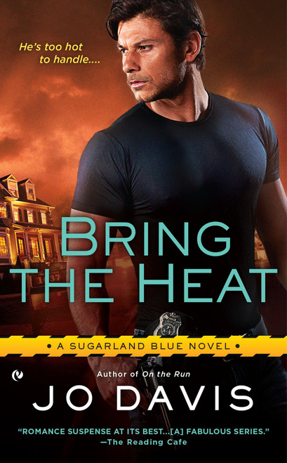 Bring the Heat - 9780451476999 by Jo Davis, 9780451476999