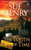 The Tooth of Time (A Maxine and Stretch Mystery) by Sue Henry, 9780451412379