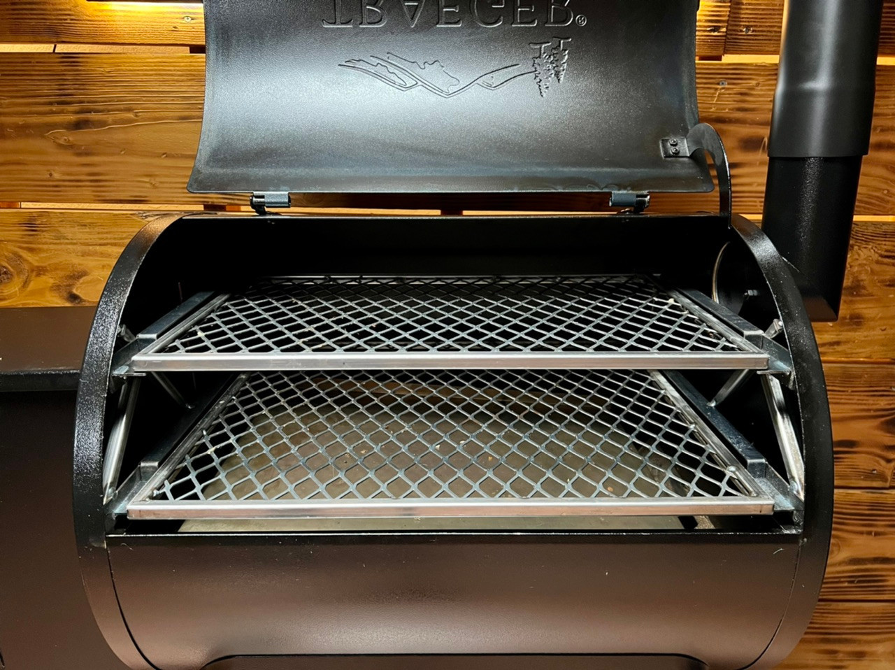DELSbbq Grillregal Für Traeger Grills – Verstellbar Und Super Praktisch!