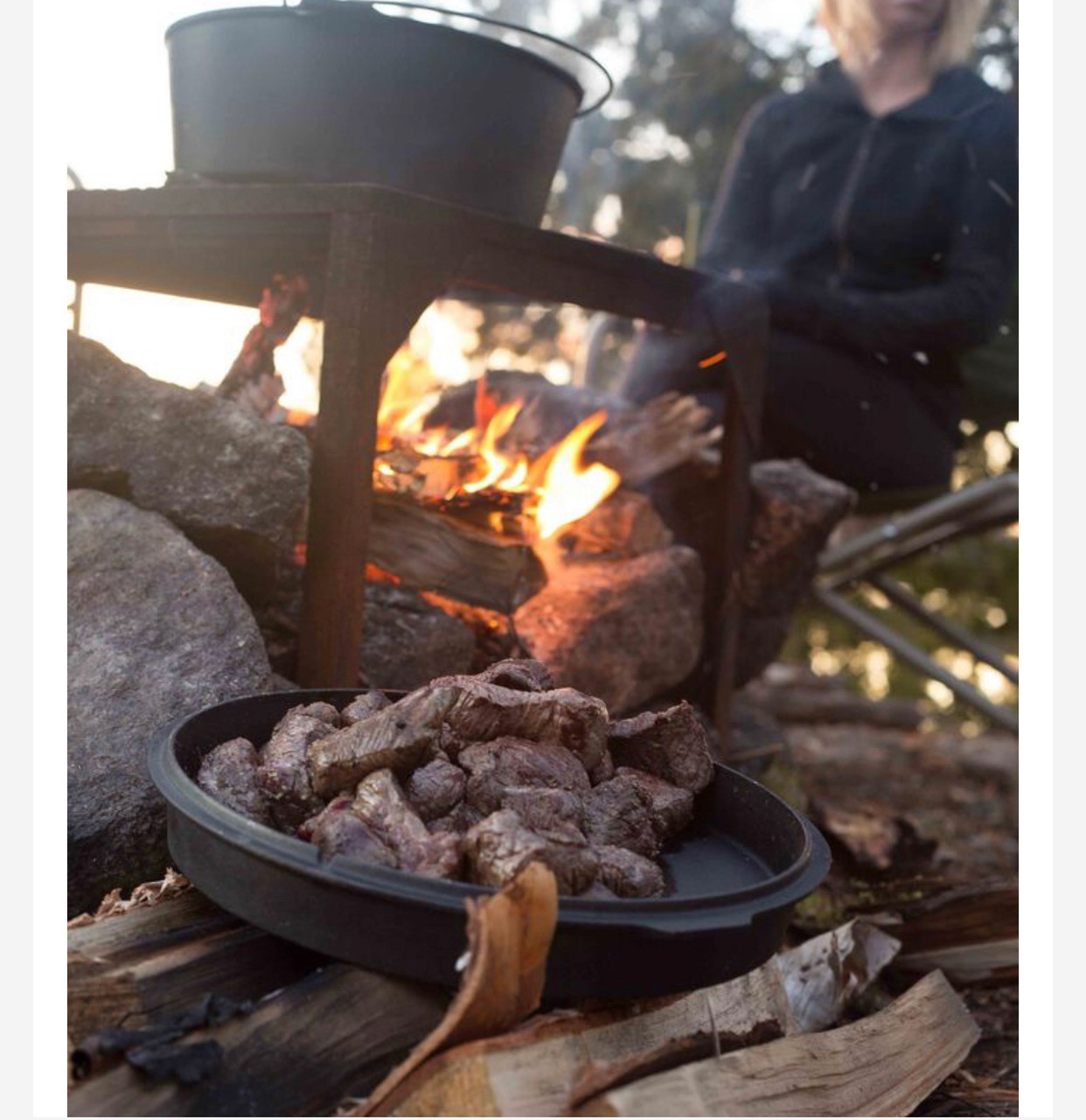 Lodge Cast Iron 6 Quart Camp Dutch Oven