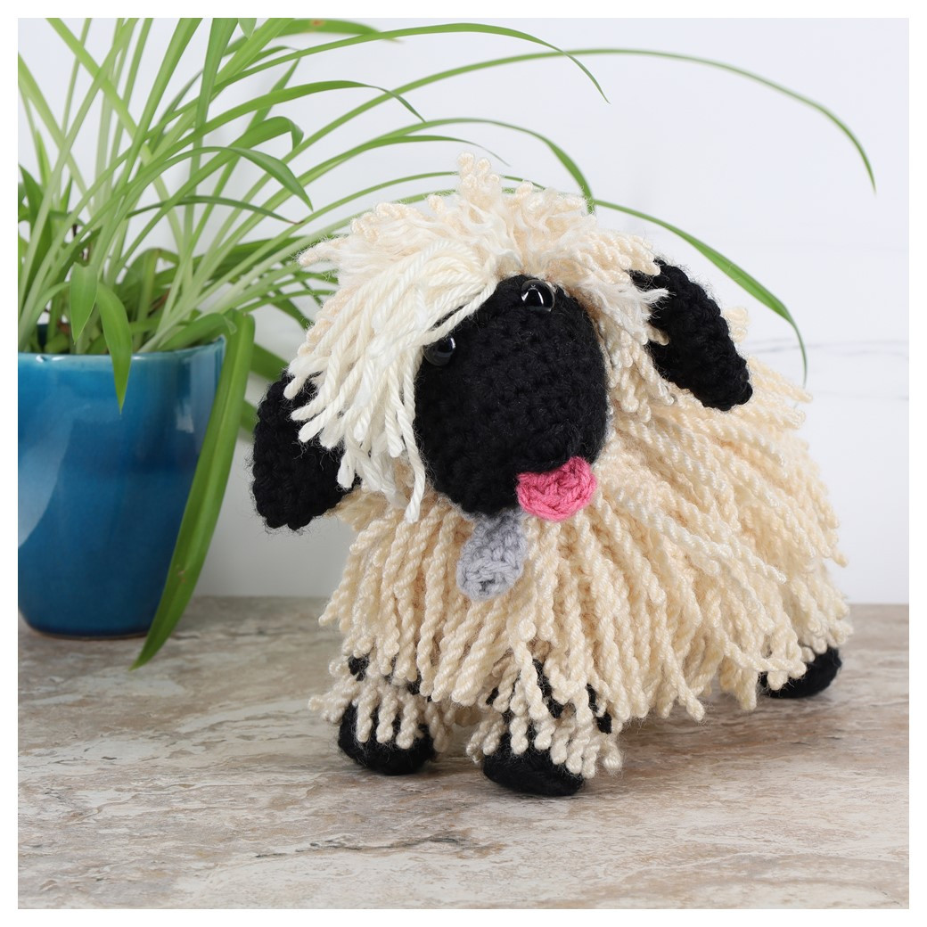 Leisure Arts Crochet Kit Amigurumi Valais Blacknose Sheep USA