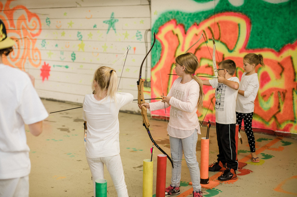 shooting archery winnipeg birthday party kids youth