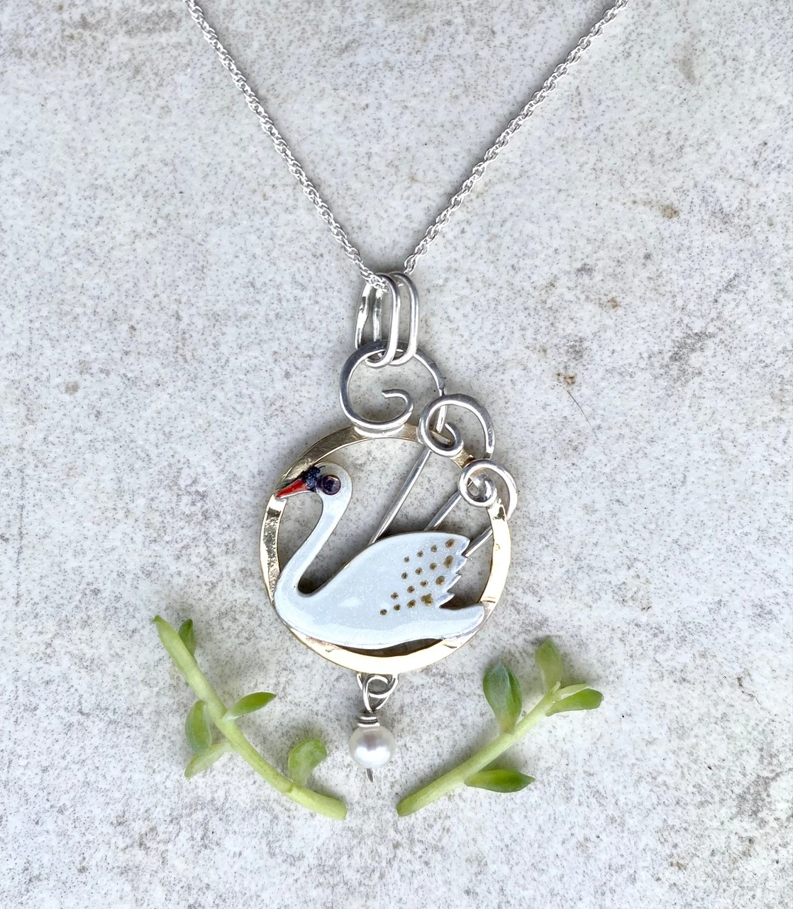アクセサリー SWANS Swan Necklace