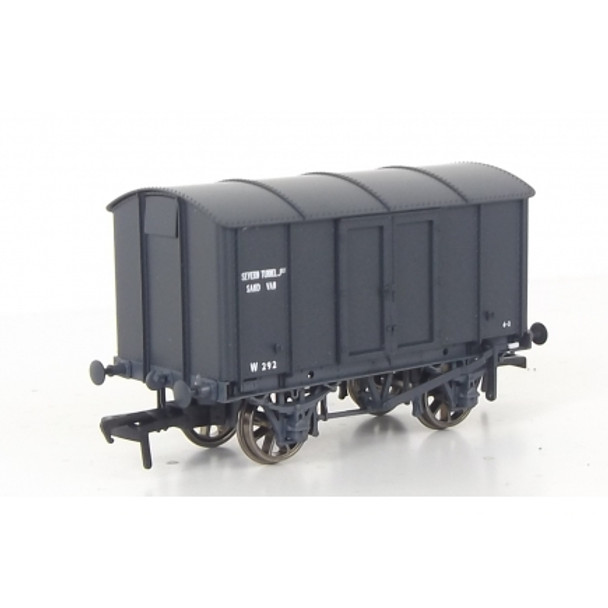 Rapido Trains OO Gauge Iron Mink No.W292 - BR Grey (Sand Van) 908015