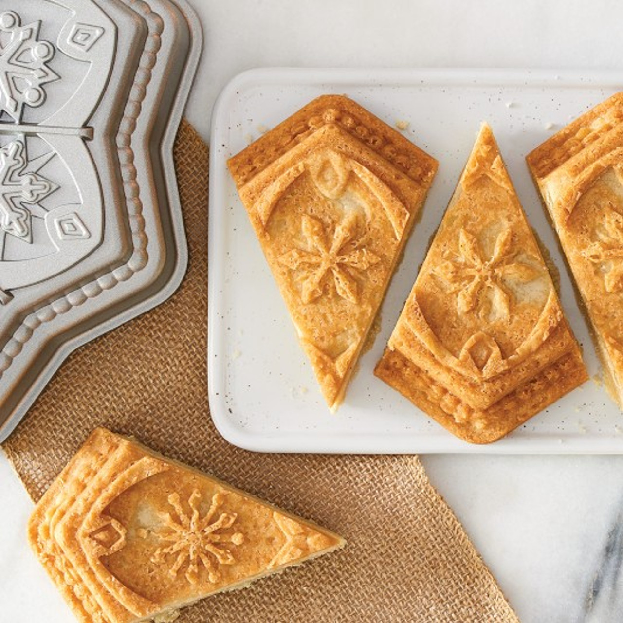 Snowflakes Shortbread and Cake Pan