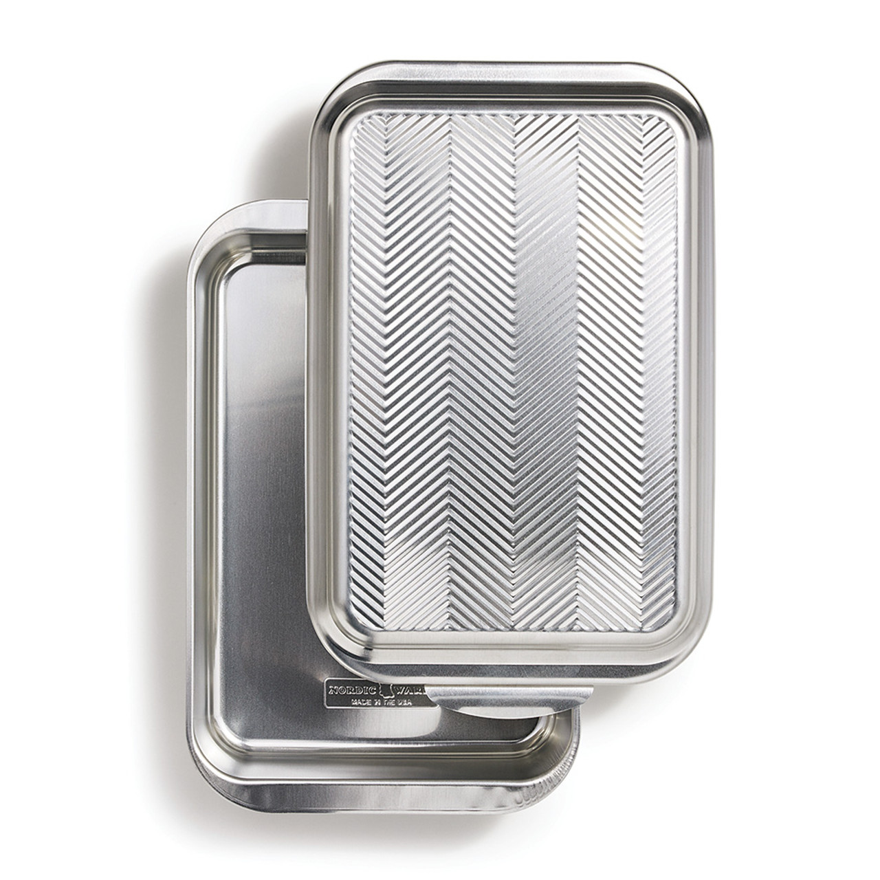 Cake Pan with Embossed Lid