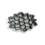 Poinsettia Pull Apart Pan
