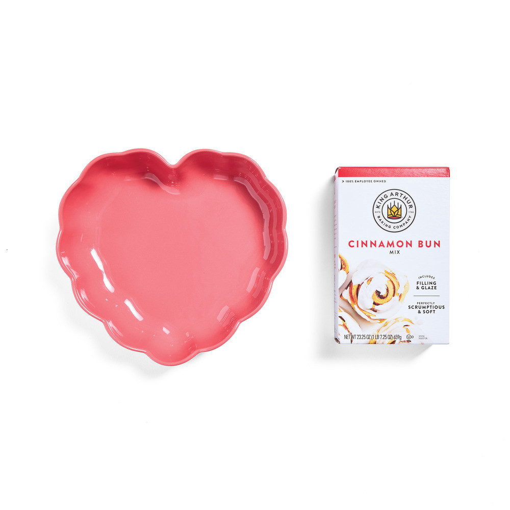 Cinnamon Bun Mix & Madeleine Heart Pan Set