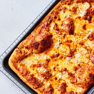 Pizza made in the Crispiest Crust Pizza Pan