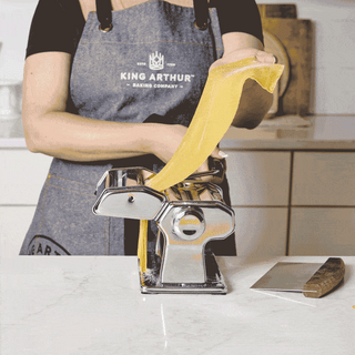 Altas pasta machine in use