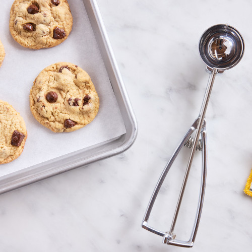 Deluxe 2 Tablespoon Scoop with baked chocolate chip cookies